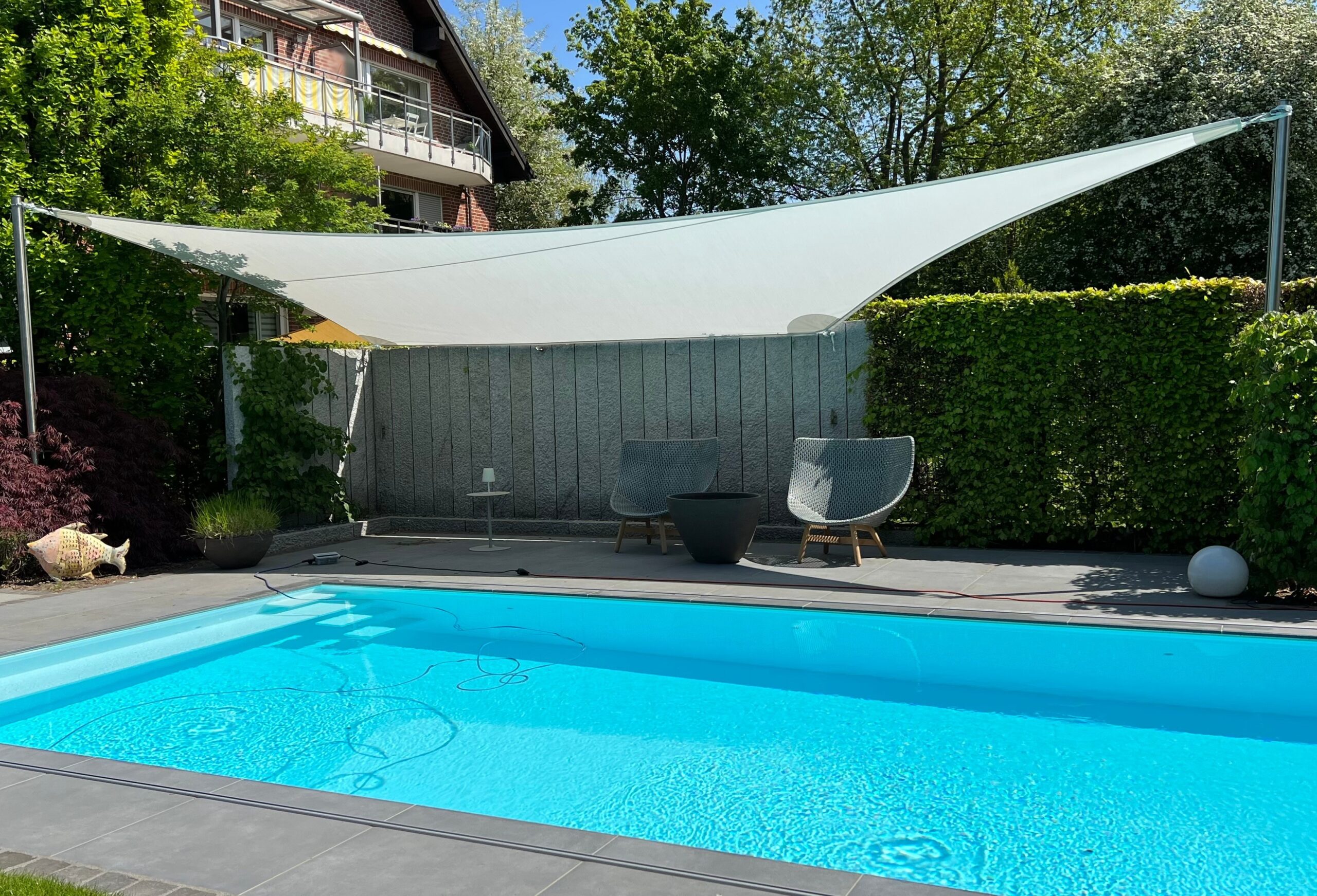 Sonnensegel-Pool